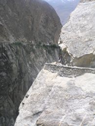 Chemin d�acc�s au glacier Ultar