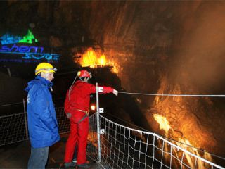 Son & Lumi�re � 700 m�tre sous terre.