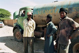 Camion de vidange. Les eaux recueillies sont rel�ch�es dans la nature � une vingtaine de kilom�tres de la ville.