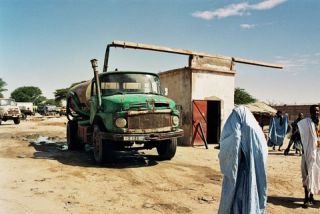 La distribution de l�eau dans la ville de Nouakchott, est beaucoup plus une affaire de transport ambulant que de r�seau.